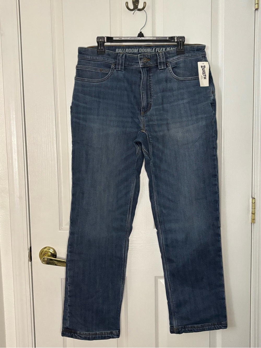 Duluth Trading Co Men's Straight Jeans in Medium Blue Wash